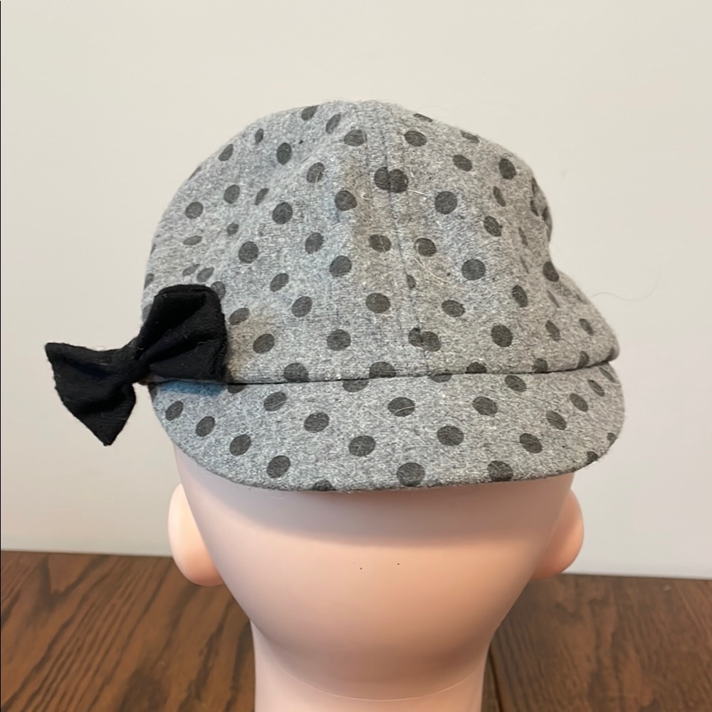 GAP Gray and Black Cloche Hat with Bow